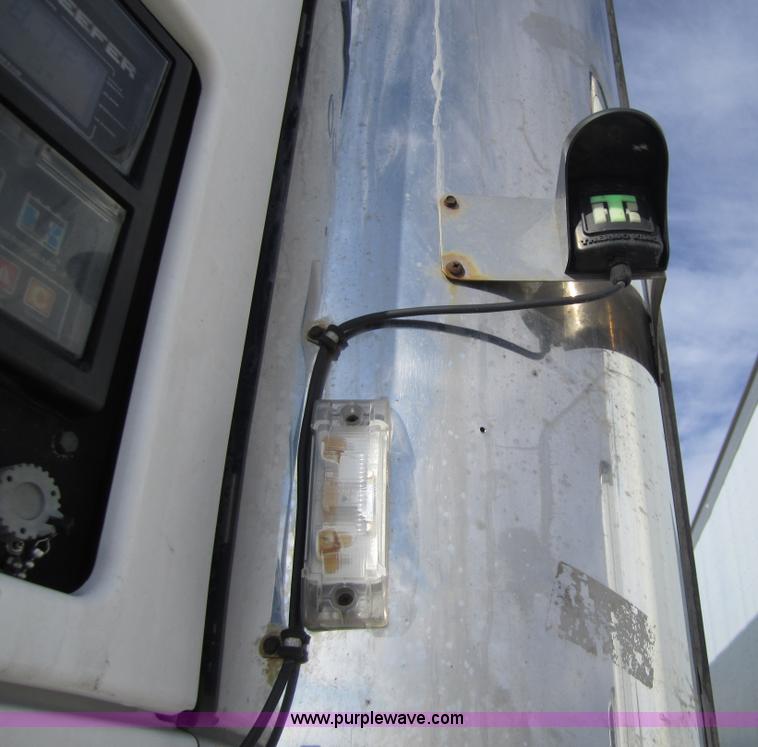 image for item 3771 2002 Wabash 53' reefer van trailer