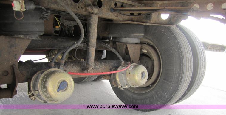 image for item 3772 2002 Wabash 53' reefer van trailer