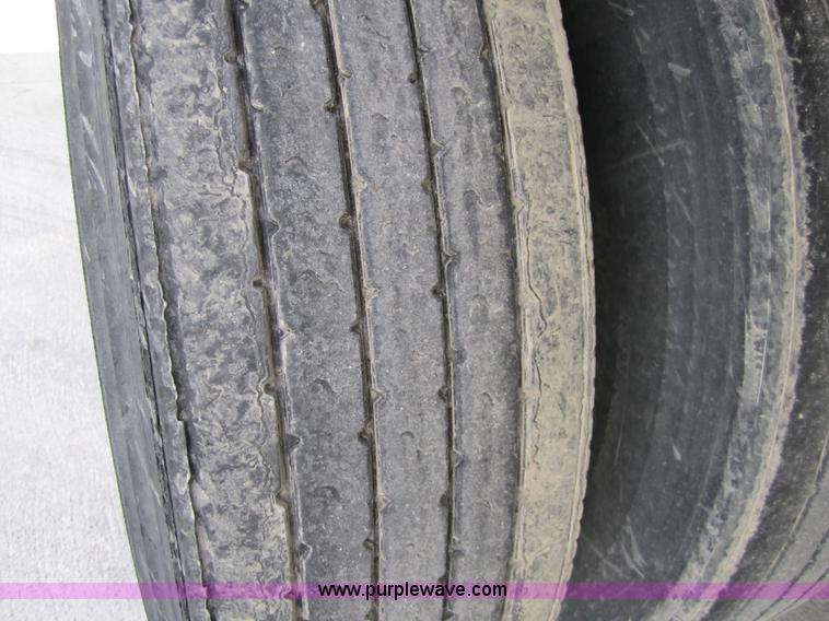 image for item 3774 2002 Wabash 53' reefer van trailer