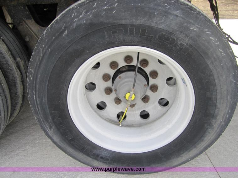 image for item 3774 2002 Wabash 53' reefer van trailer