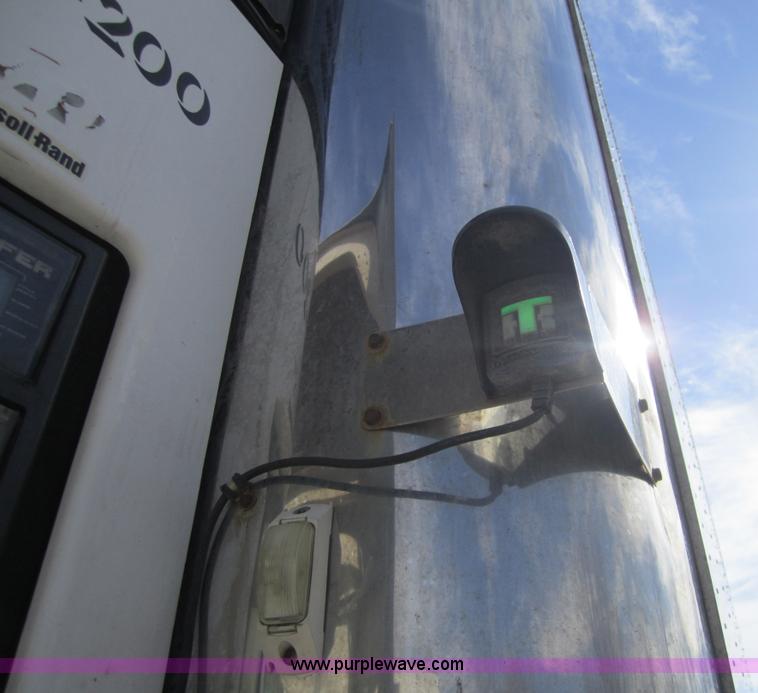 image for item 3774 2002 Wabash 53' reefer van trailer