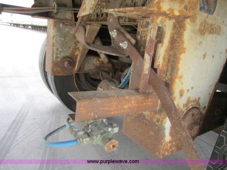 image for item 3775 1999 Great Dane 53' dry van trailer