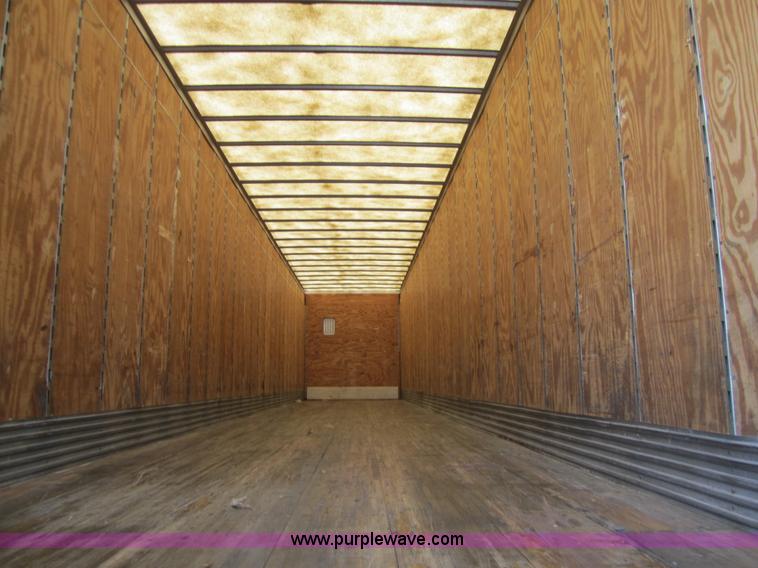image for item 3777 2001 Great Dane 53' dry van trailer