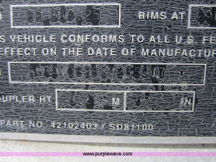 image for item 3777 2001 Great Dane 53' dry van trailer