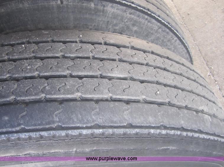 image for item 3778 1999 Great Dane 53' dry van trailer