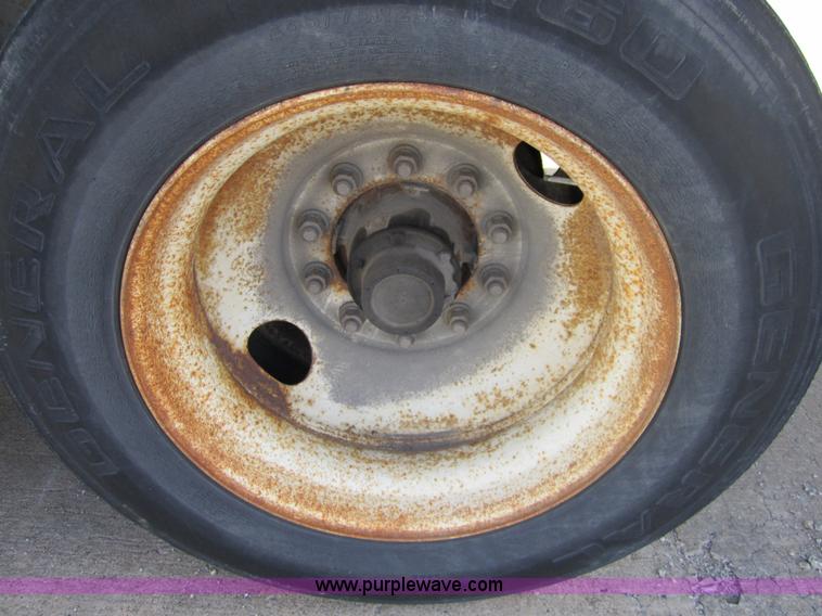 image for item 3778 1999 Great Dane 53' dry van trailer