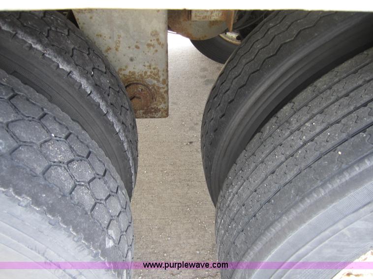 image for item 3780 1999 Great Dane 53' dry van trailer