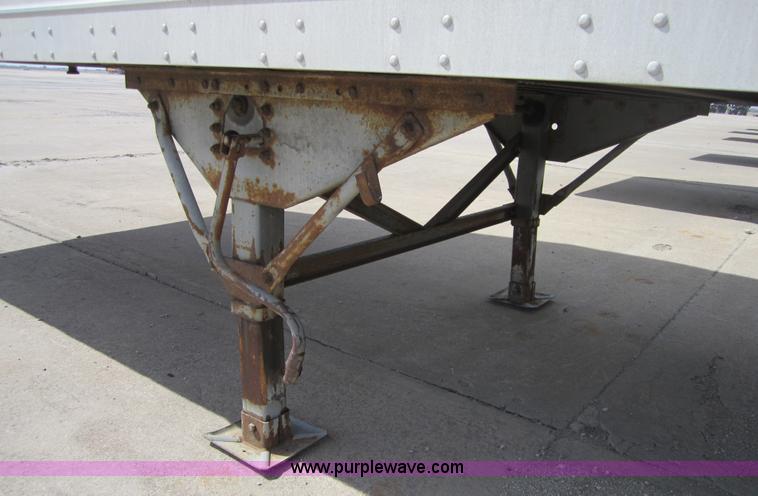 image for item 3782 1999 Great Dane 53' dry van trailer
