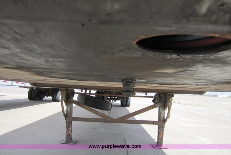 image for item 3782 1999 Great Dane 53' dry van trailer