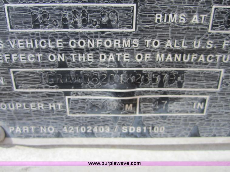 image for item 3783 2001 Great Dane 53' dry van trailer