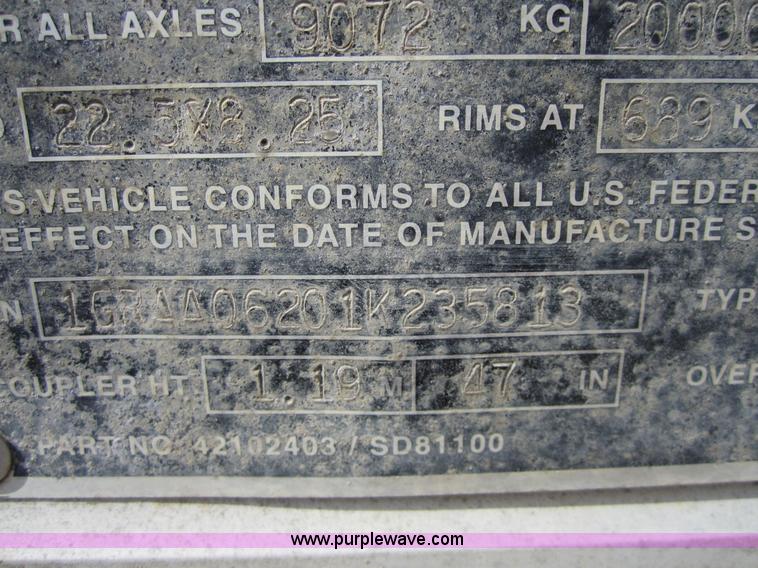 image for item 3784 2001 Great Dane 53' dry van trailer