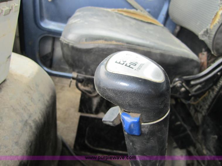 image for item 3810 1987 Ford LN9000 flatbed truck