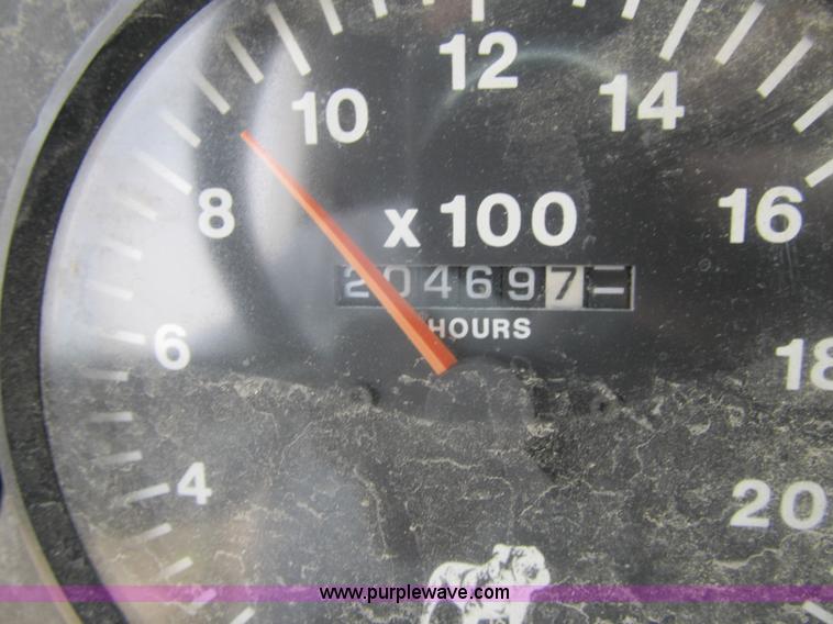 image for item 4096 1993 Mack CH613 semi truck