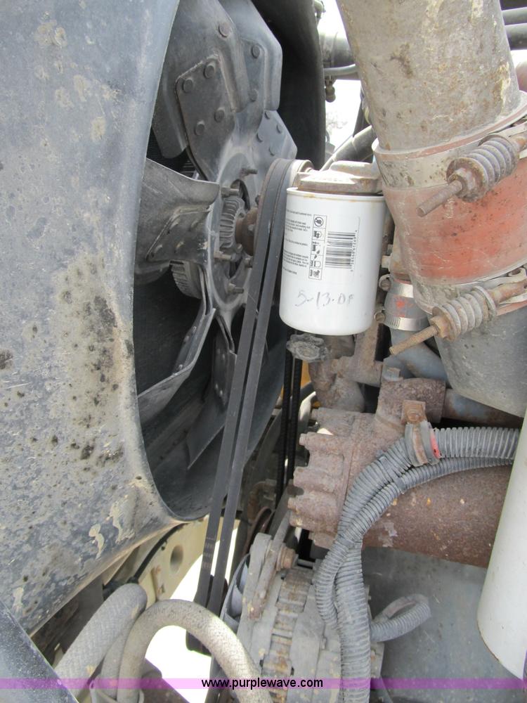 image for item 4096 1993 Mack CH613 semi truck