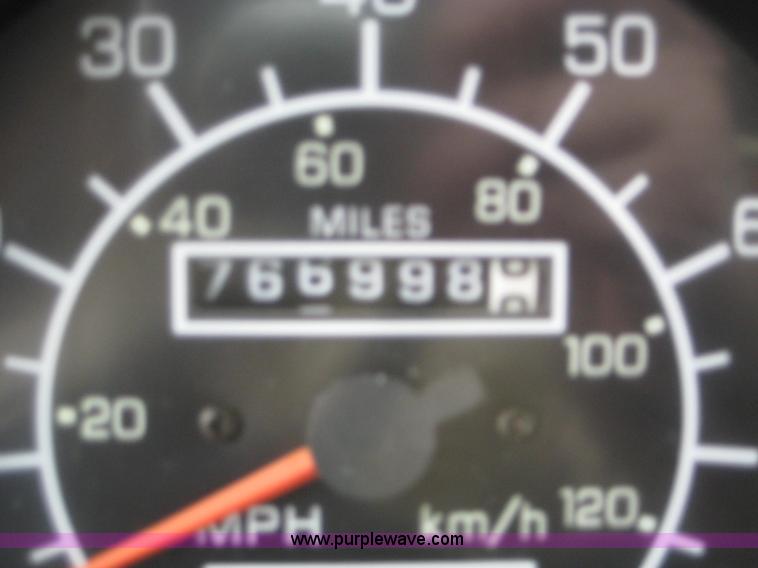 image for item 4442 1999 Kenworth T800 semi truck