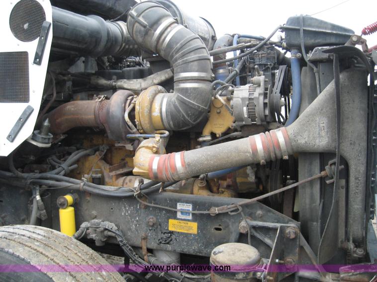 image for item 4442 1999 Kenworth T800 semi truck