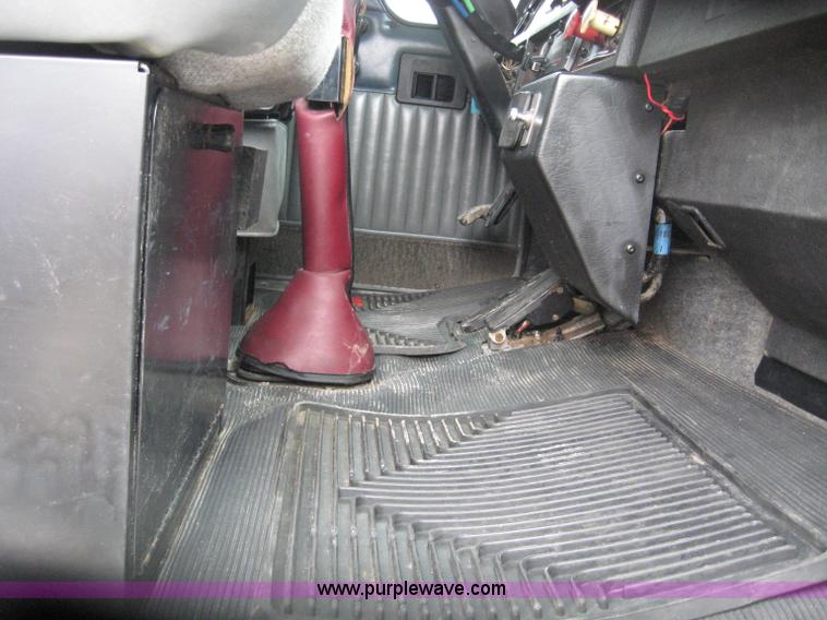 image for item 4442 1999 Kenworth T800 semi truck