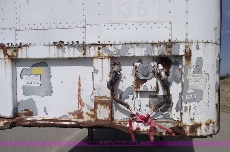 image for item 5585 1986 Fruehauf 48' semi trailer