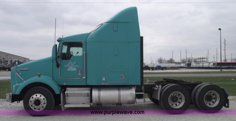 image for item 5755 1999 Kenworth T800 semi truck