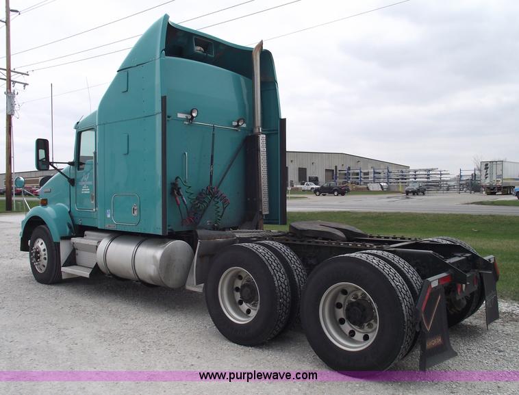 image for item 5755 1999 Kenworth T800 semi truck