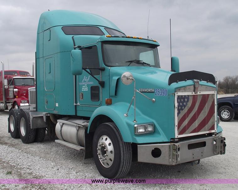 image for item 5755 1999 Kenworth T800 semi truck