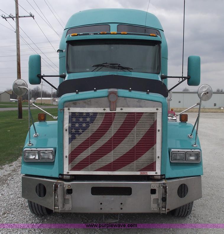 image for item 5755 1999 Kenworth T800 semi truck