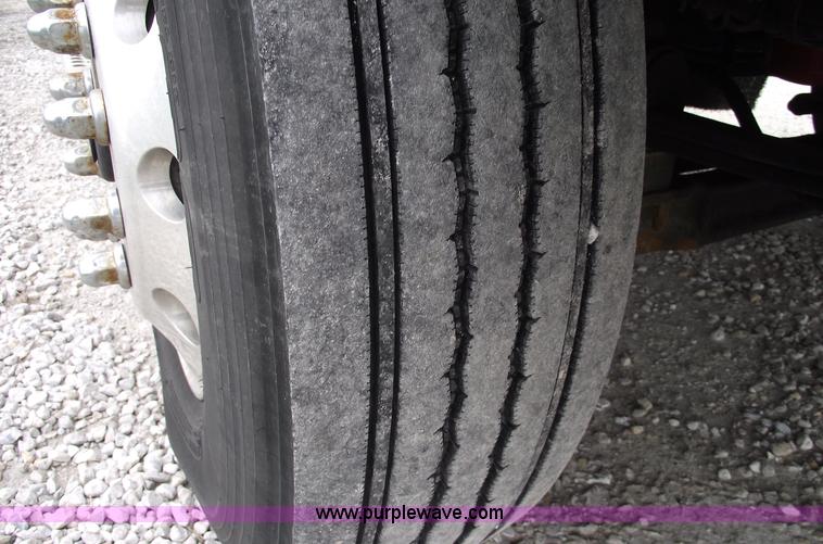 image for item 5755 1999 Kenworth T800 semi truck