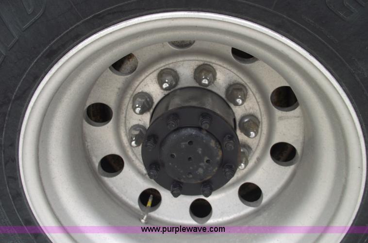 image for item 5755 1999 Kenworth T800 semi truck