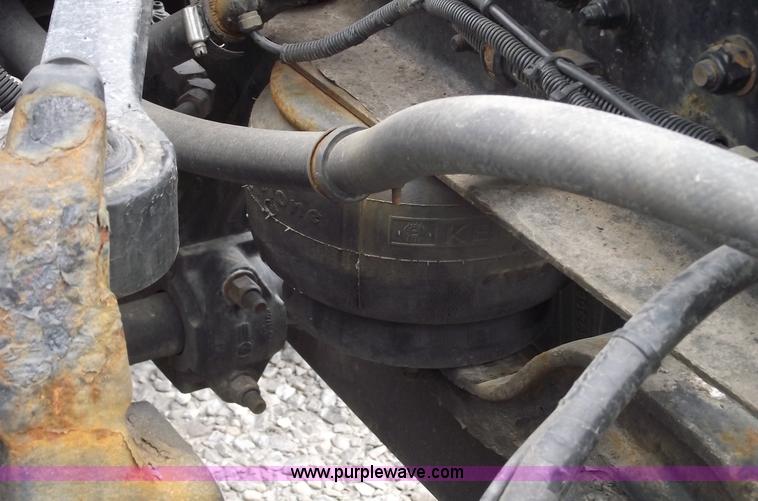 image for item 5755 1999 Kenworth T800 semi truck