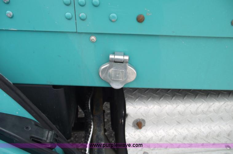 image for item 5755 1999 Kenworth T800 semi truck