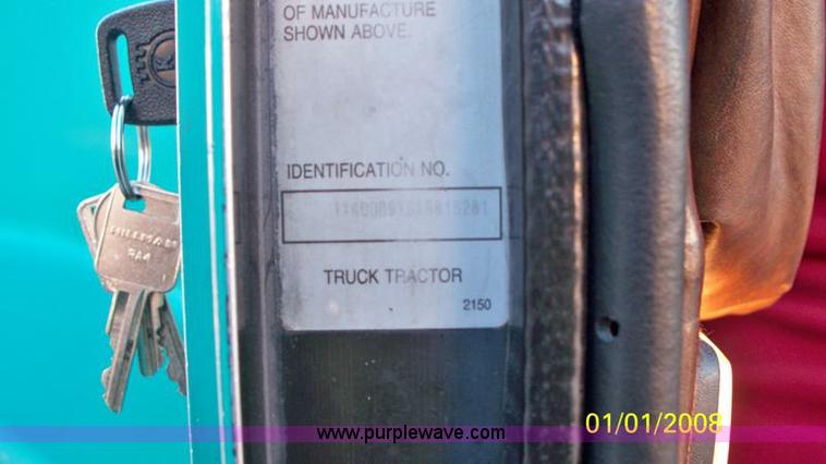 image for item 5755 1999 Kenworth T800 semi truck