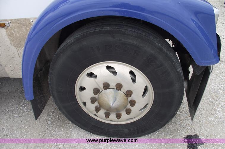 image for item 5756 2000 Freightliner FL132 Classic XL semi truck