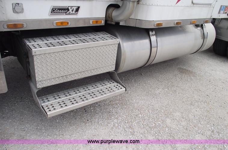 image for item 5756 2000 Freightliner FL132 Classic XL semi truck