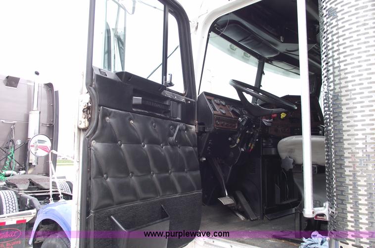 image for item 5756 2000 Freightliner FL132 Classic XL semi truck