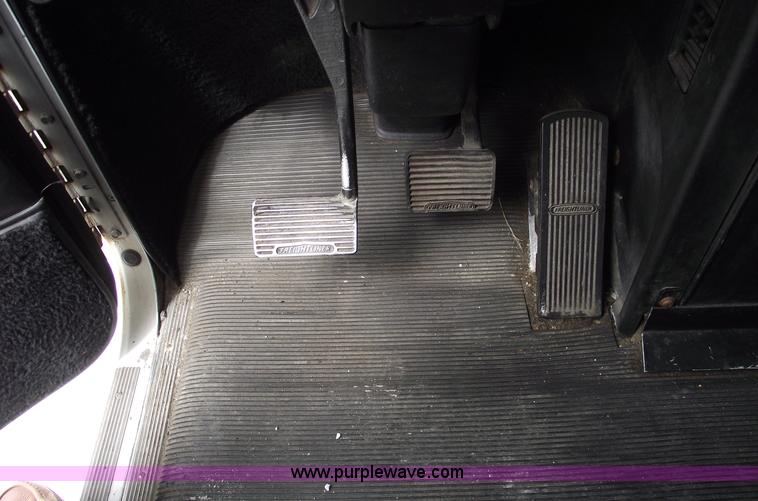 image for item 5756 2000 Freightliner FL132 Classic XL semi truck