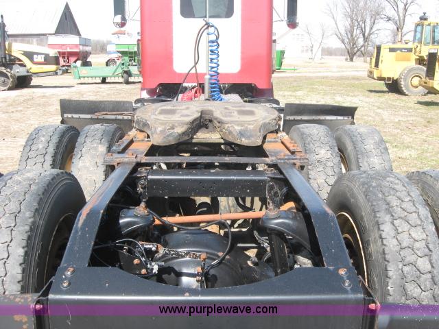 image for item 5944 1995 Peterbilt 378 semi truck