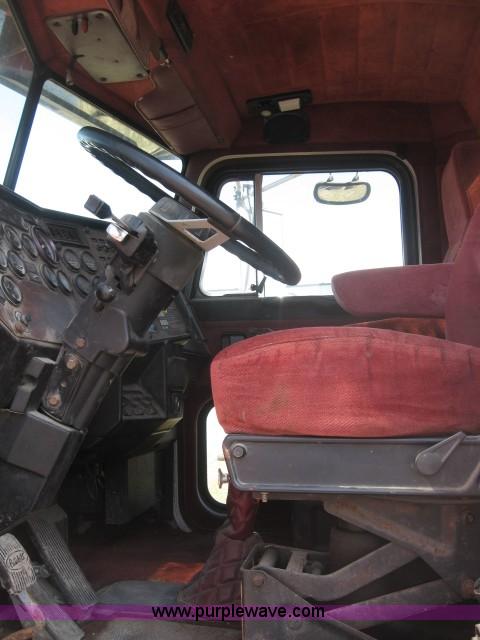 image for item 5944 1995 Peterbilt 378 semi truck