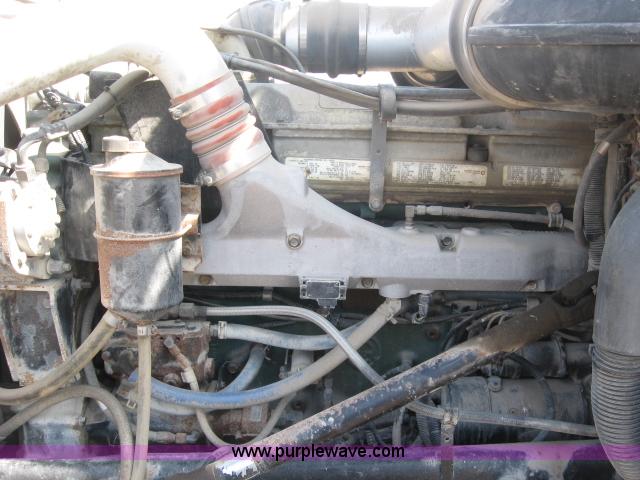 image for item 5944 1995 Peterbilt 378 semi truck