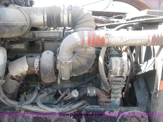 image for item 5944 1995 Peterbilt 378 semi truck