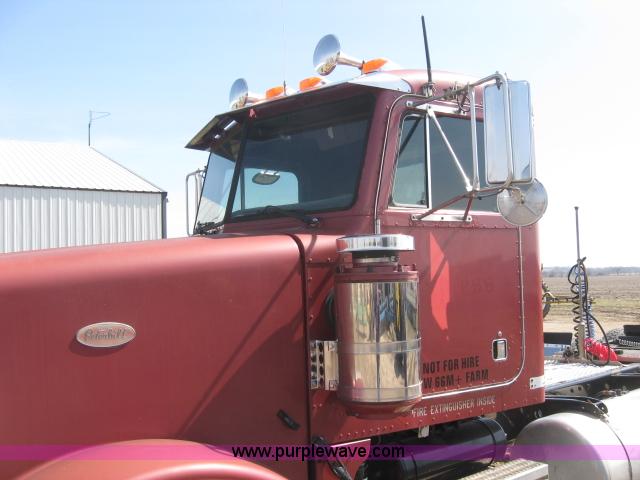 image for item 5944 1995 Peterbilt 378 semi truck