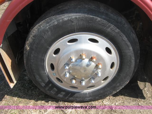 image for item 5944 1995 Peterbilt 378 semi truck