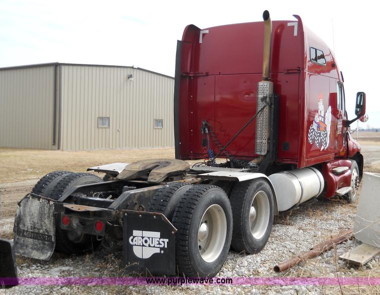 image for item 7822 1998 Kenworth T2000 semi truck