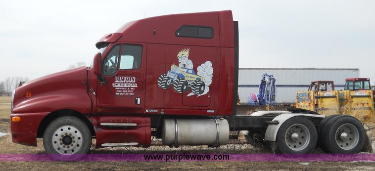 image for item 7822 1998 Kenworth T2000 semi truck