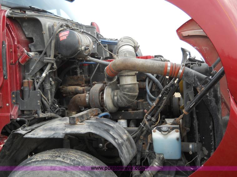 image for item 7822 1998 Kenworth T2000 semi truck