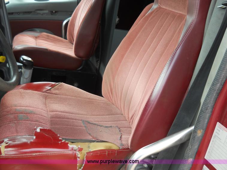 image for item 7822 1998 Kenworth T2000 semi truck