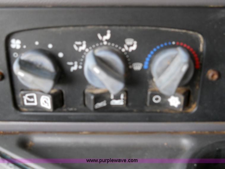 image for item 7822 1998 Kenworth T2000 semi truck