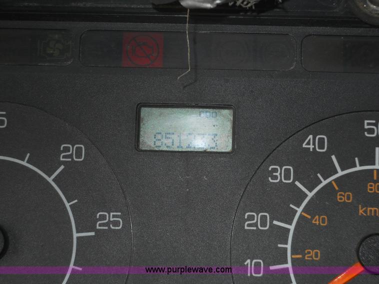 image for item 7822 1998 Kenworth T2000 semi truck