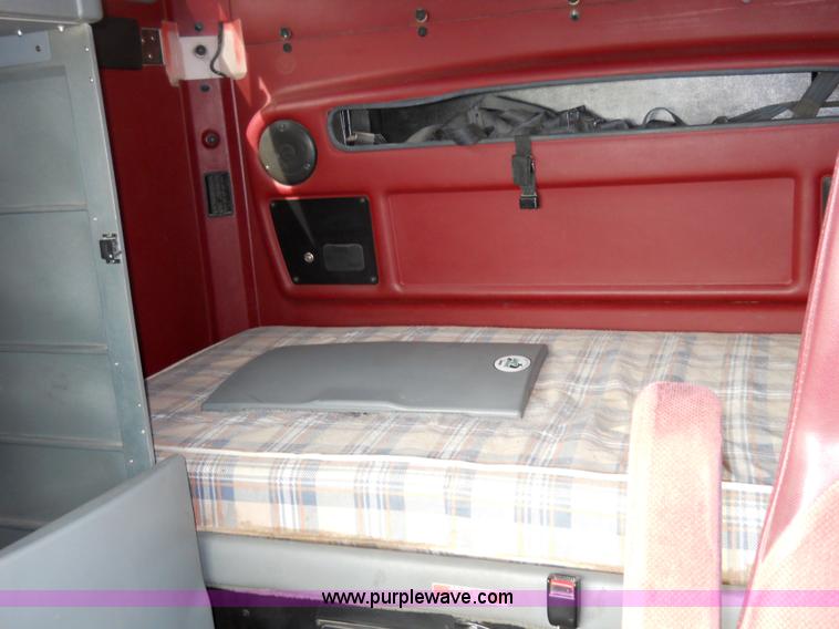 image for item 7822 1998 Kenworth T2000 semi truck