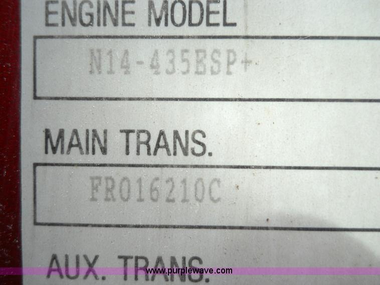 image for item 7822 1998 Kenworth T2000 semi truck