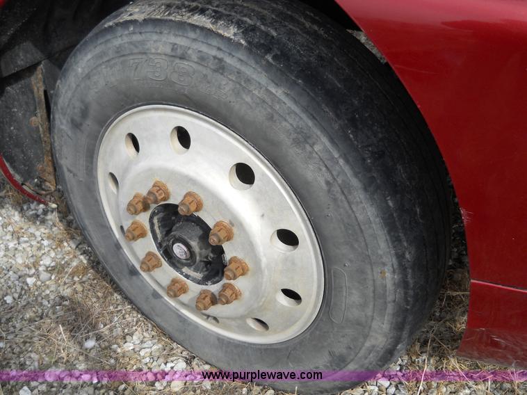 image for item 7822 1998 Kenworth T2000 semi truck